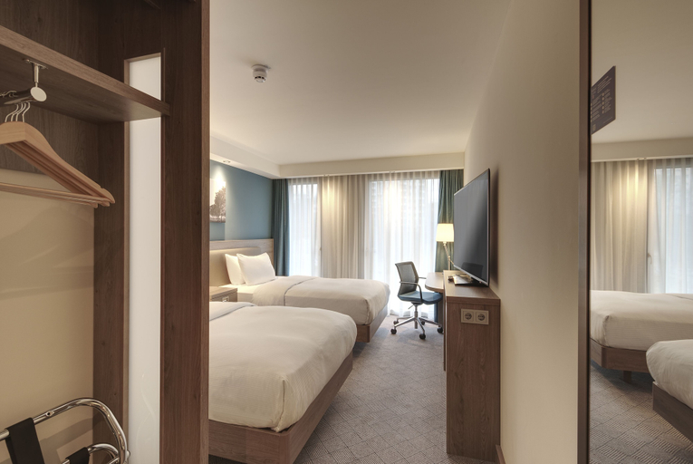 Bedroom 2, Hampton by Hilton Düsseldorf City Centre, Düsseldorf