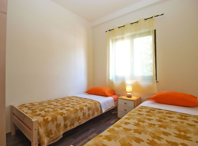 Bedroom 2, Apartment 1468, Fažana