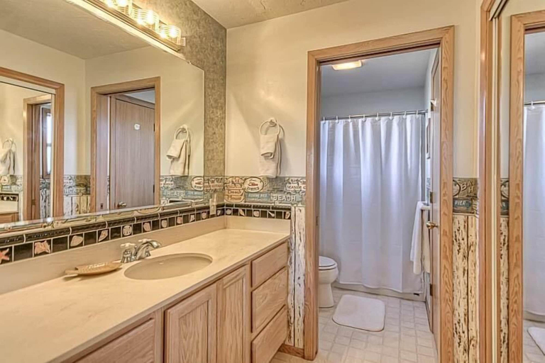 Bathroom 4, Lea House, Lincoln