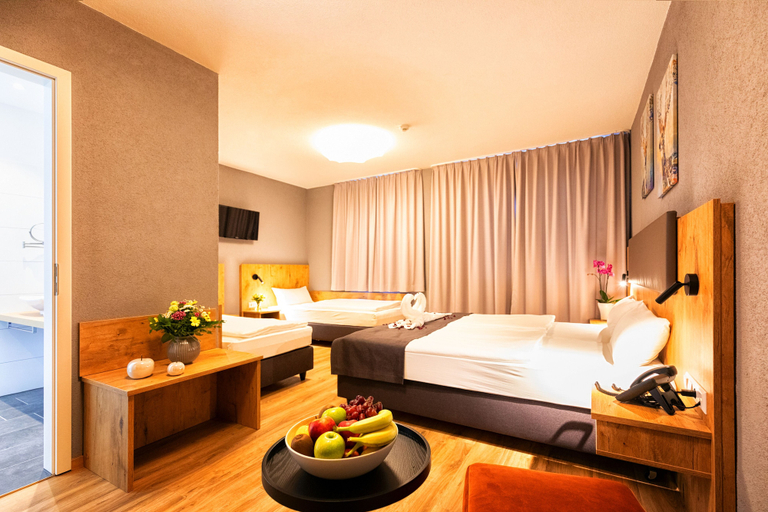 Bedroom 3, Hotel La Mirabelle, Emmendingen
