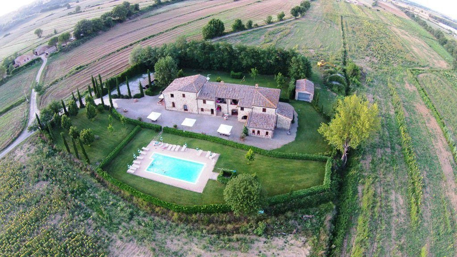 Exterior & Views 2, Agriturismo La Peschiera, Siena