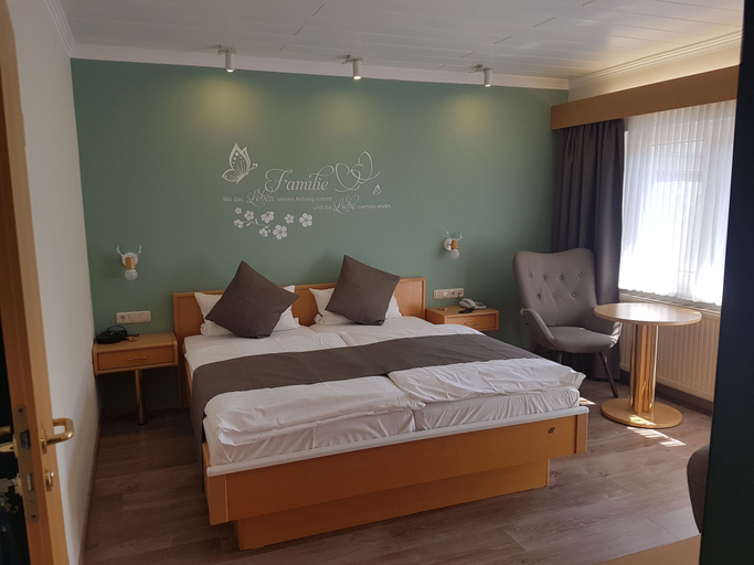 Bedroom 2, Waldhotel Kurfuerst, Cochem-Zell