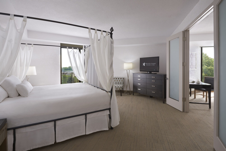 Bedroom 3, White Oaks Resort & Spa, Niagara