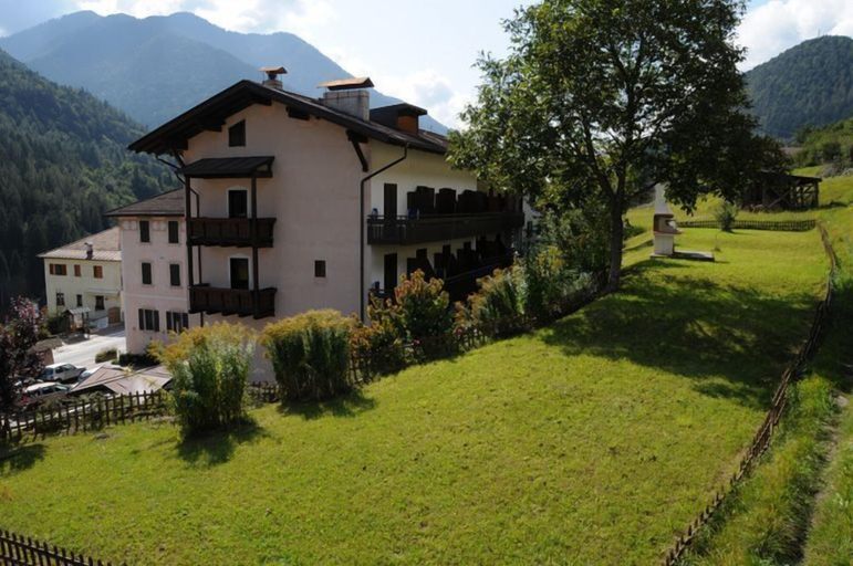 Exterior & Views 2, Hotel Carlone, Trento