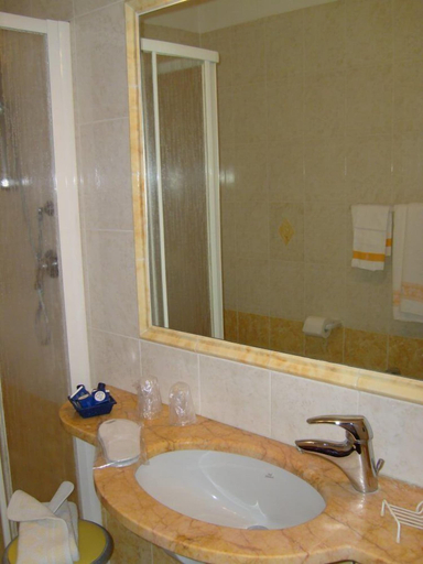 Bathroom 4, Albergo Marenghi, Parma