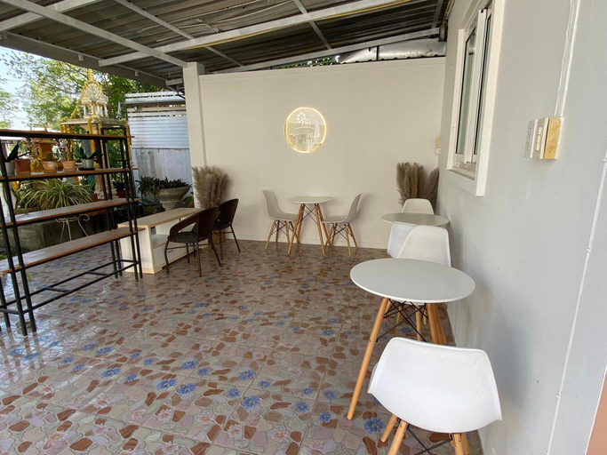 Others 5, ThanaVill, Mae Sot