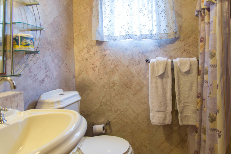 Bathroom 4, Sky Lounge Beach Studio At Monego Bay Club Resort