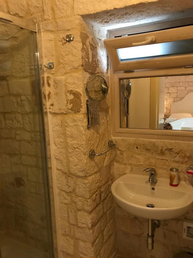 Bathroom 3, Allegroitalia Trulli Ostuni, Brindisi