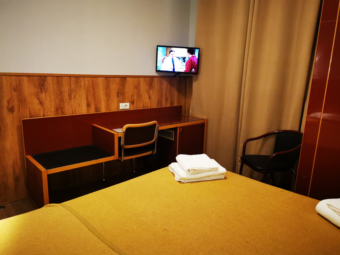 Bedroom 3, New Alexander, Genova