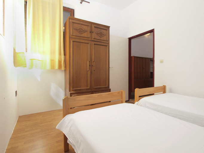 Bedroom 2, Apartment 695, Pula