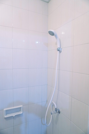 Bathroom 3, Modern Studio At Signature Park Grande Apartment, East Jakarta