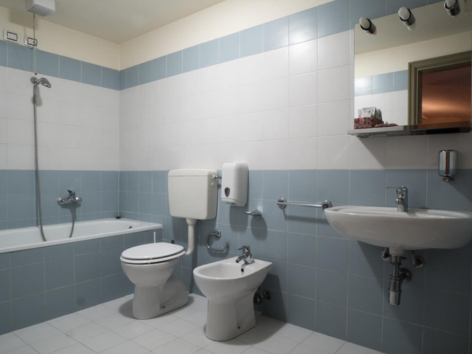 Bathroom 5, Antico Convento San Francesco, Ravenna