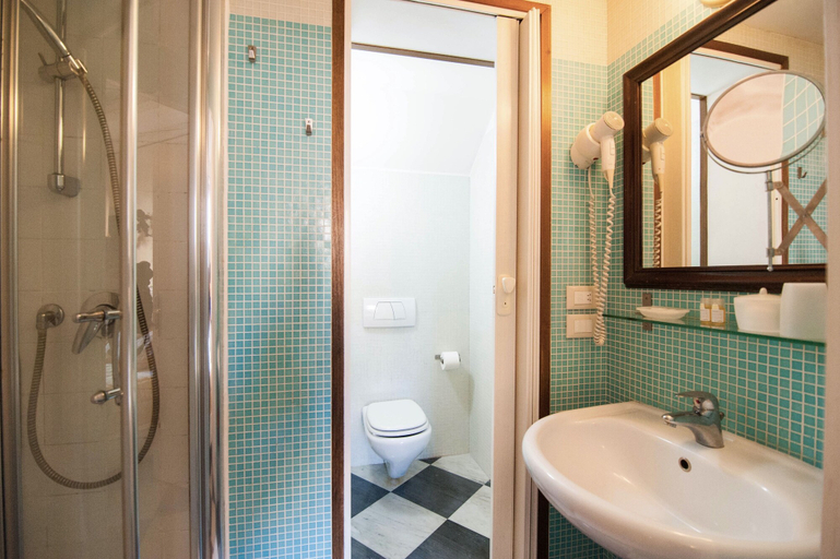 Bathroom 3, 3749 Ponte Chiodo Guest House, Venezia