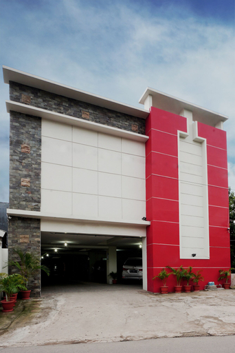 Exterior & Views 16