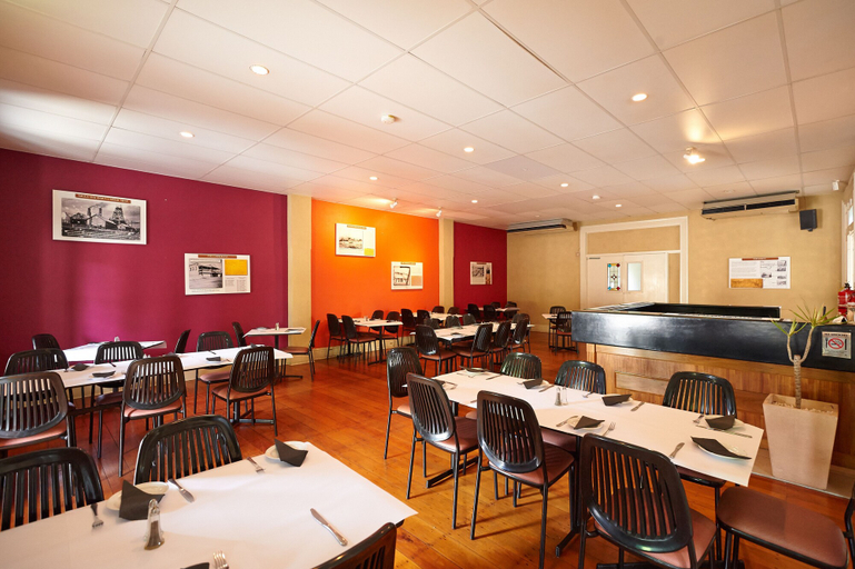 Food & Drinks 5, Commercial Hotel, Charters Towers
