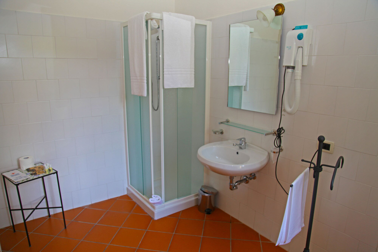 Bathroom 3, Villaggio della Salute Più, Bologna