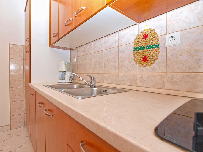 Others 4, Apartment 1349, Pula