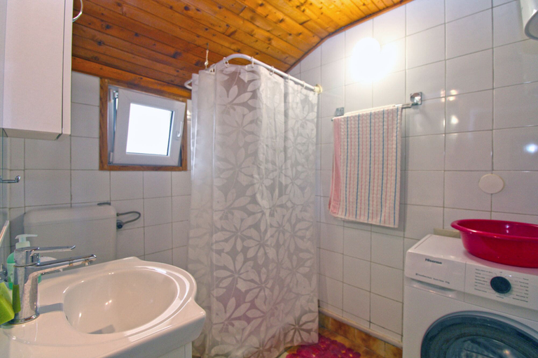 Bathroom 3, Apartment 1112, Fažana