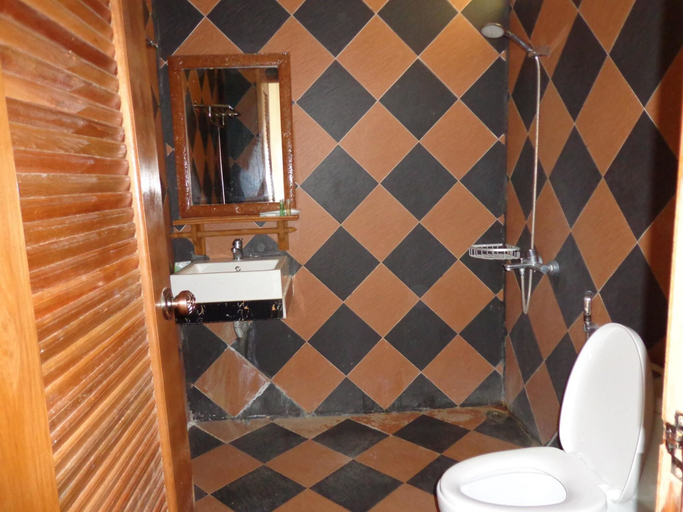 Bathroom 5, Darica Resort, Kaeb