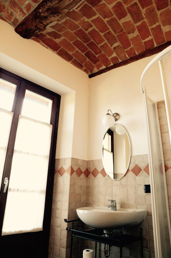 Bathroom, La Corte San Michele Appartamenti, Asti