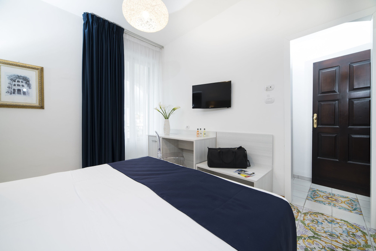 Bedroom 2, Hotel Sole Splendid, Salerno