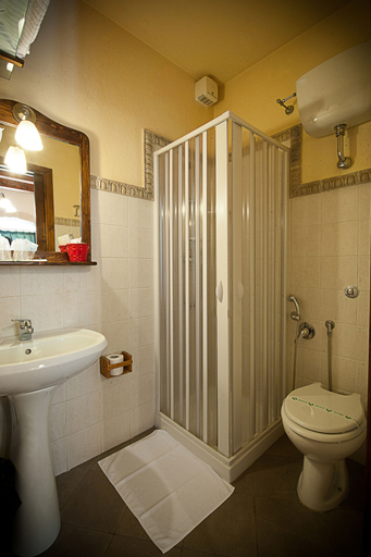 Bathroom 5, Albergo Tripoli - Guest House, Bari