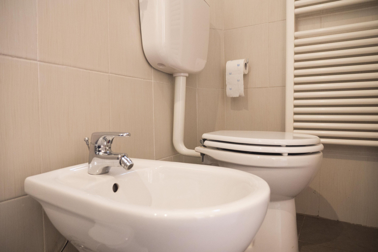 Bathroom, Casa Bella River, Bologna