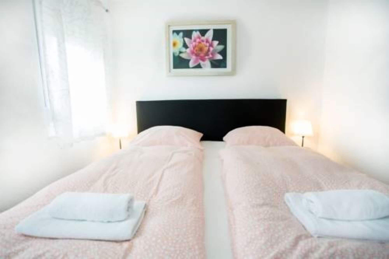 Bedroom 2, Waldheim Nürtingen, Esslingen