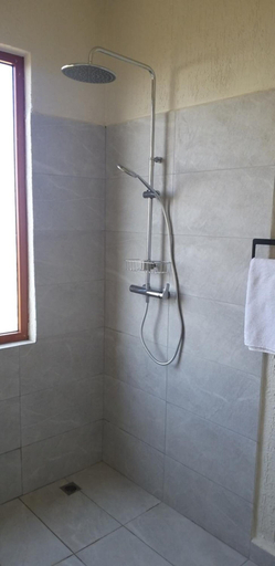Bathroom 2, Halle Hotel Lalibela, Semen Wello