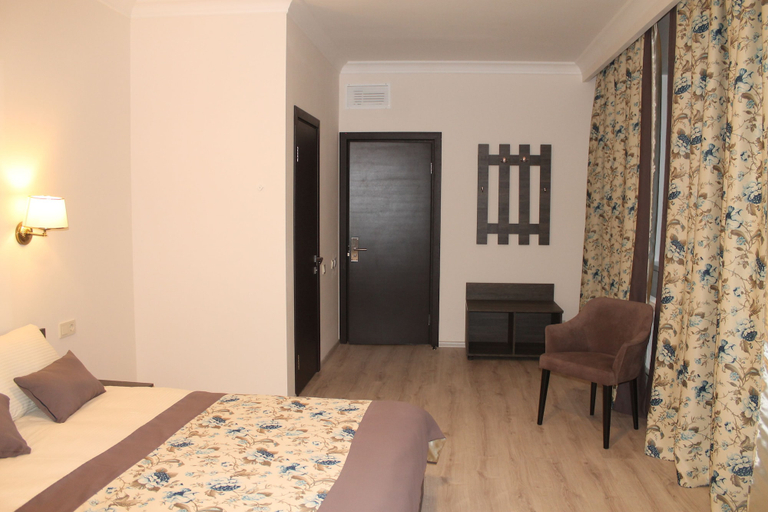 Bedroom 2, Non-Stop Hotel, Boryspil's'ka