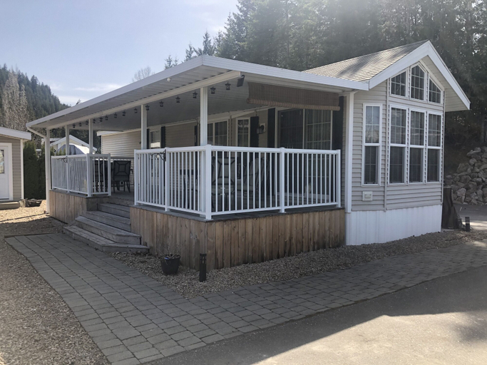 Exterior & Views 2, Blind Bay Resort, Columbia-Shuswap