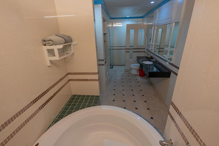 Bathroom 5, Krabi Nature Beach Resort, Mueang Krabi