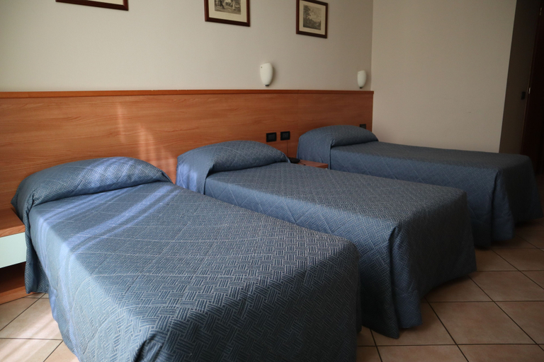 Bedroom 3, Hotel Salerno, Milano
