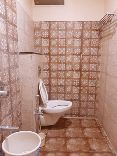 Bathroom 3, Hotel Shreeram, Ujjain