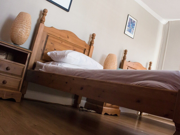 Bedroom 2, The Ship, Essex