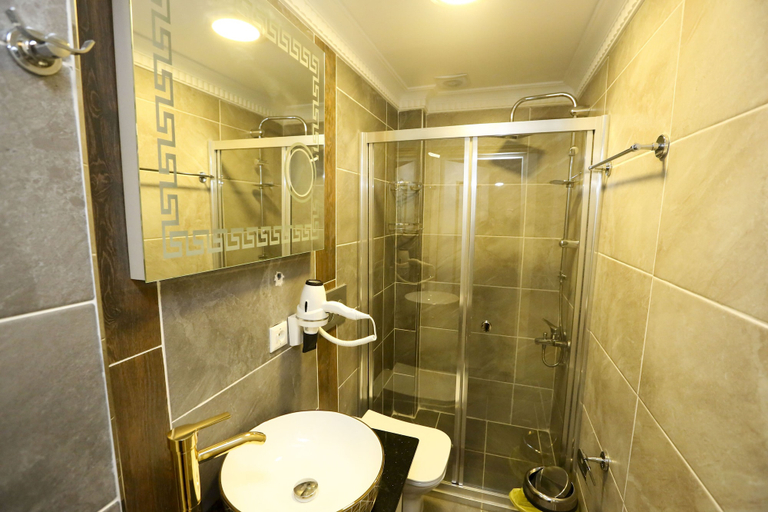 Bathroom 4, Grand Moon Hotel Suites, Beyoğlu