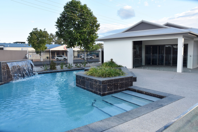 Sport & Beauty 3, Western Downs Motor Inn, Murilla