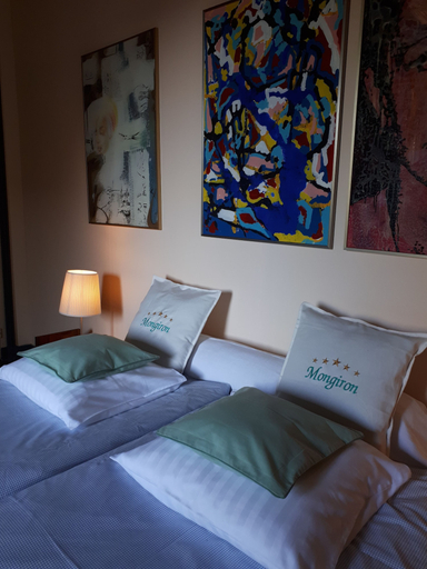Bedroom 4, Domaine Mongiron, Gironde