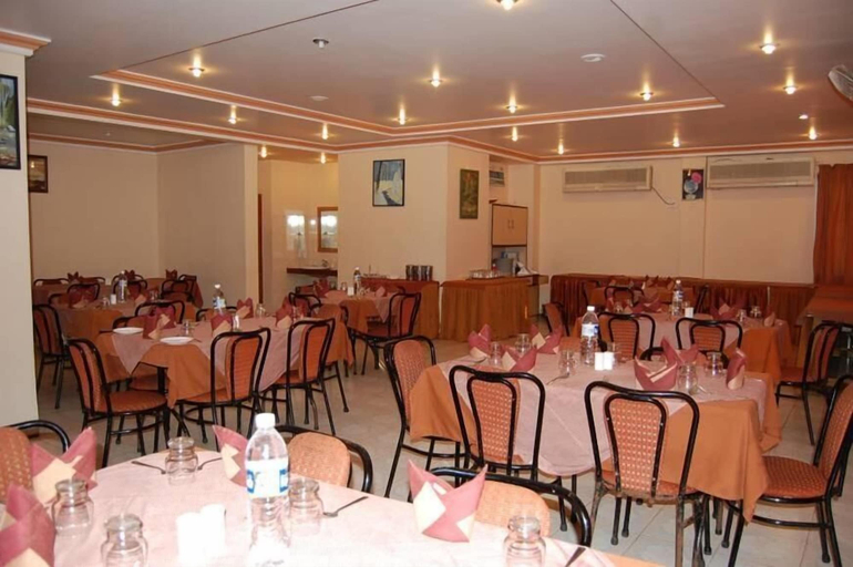 Food & Drinks 4, Blue Country Resort, Satara