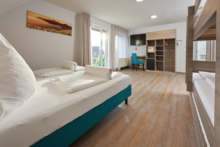 Bedroom 4, Gästehaus Mythos, Ortenaukreis