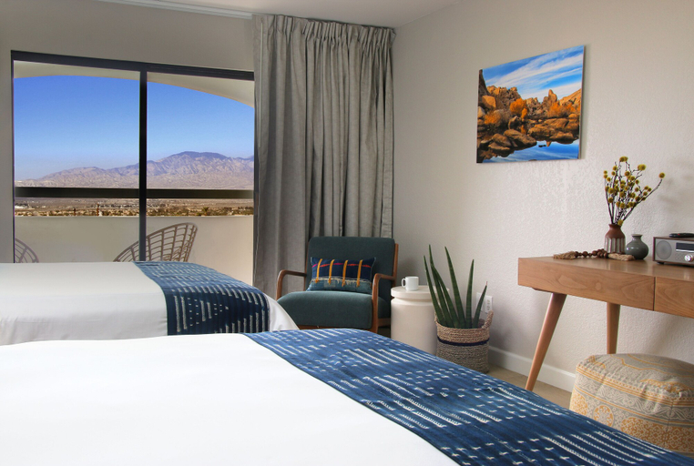 Bedroom 4, Azure Palm Hot Springs, Riverside