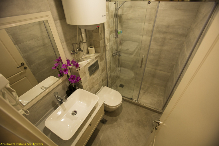 Bathroom 5, Blue Star Batumi, Batumi