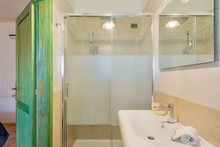 Bathroom 3, I Mirti Bianchi Residence con piscina, Olbia-Tempio