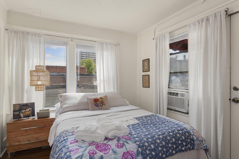 Bedroom 3, The Wildflower - Walk Everywhere Downtown, Washington