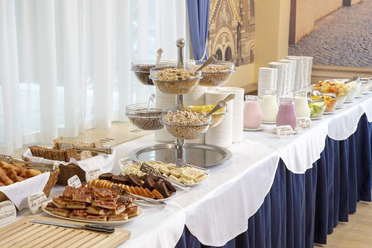 Food & Drinks 5, New Peterhof Hotel, Sankt-Peterburg gorsovet