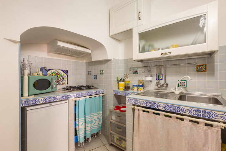 Private kitchen 4, 2710 Veronica Suite by Barbarhouse, Lecce