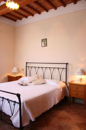 Bedroom 2, Stunning private villa for 8 guests with private pool, WIFI, TV, terrace, pets allowed and parking, Arezzo