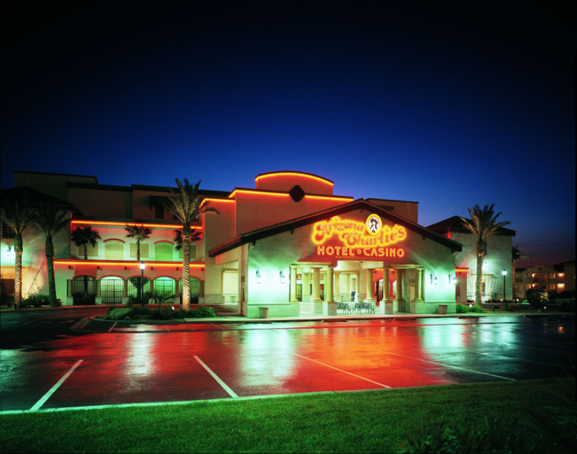 Exterior & Views 6