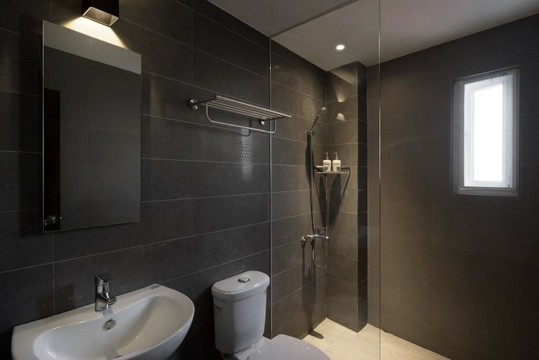 Bathroom 4, Mutter Apartment, Tainan