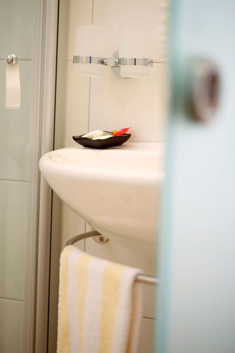 Bathroom, Landhotel Sonnenhalde, Göppingen